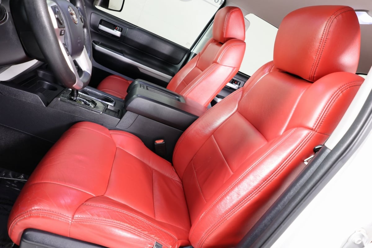 2018 Toyota Tundra SR5 photo 2