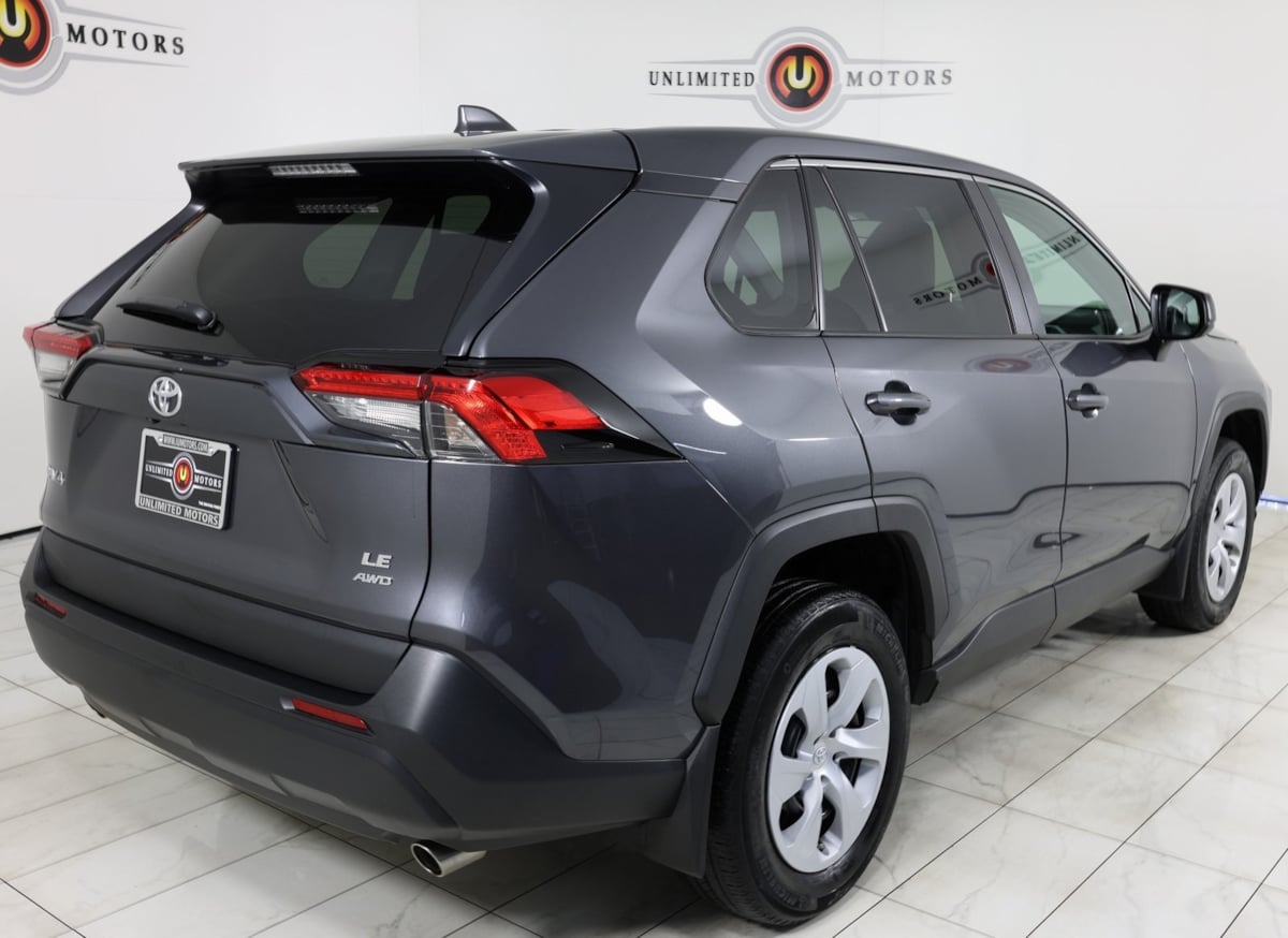 2024 Toyota RAV4 LE photo 2