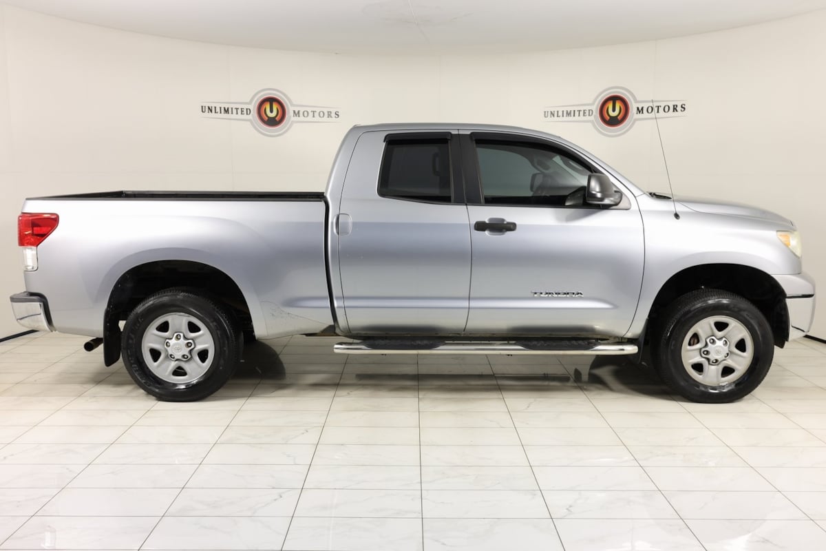 2013 Toyota Tundra Double Cab photo 2