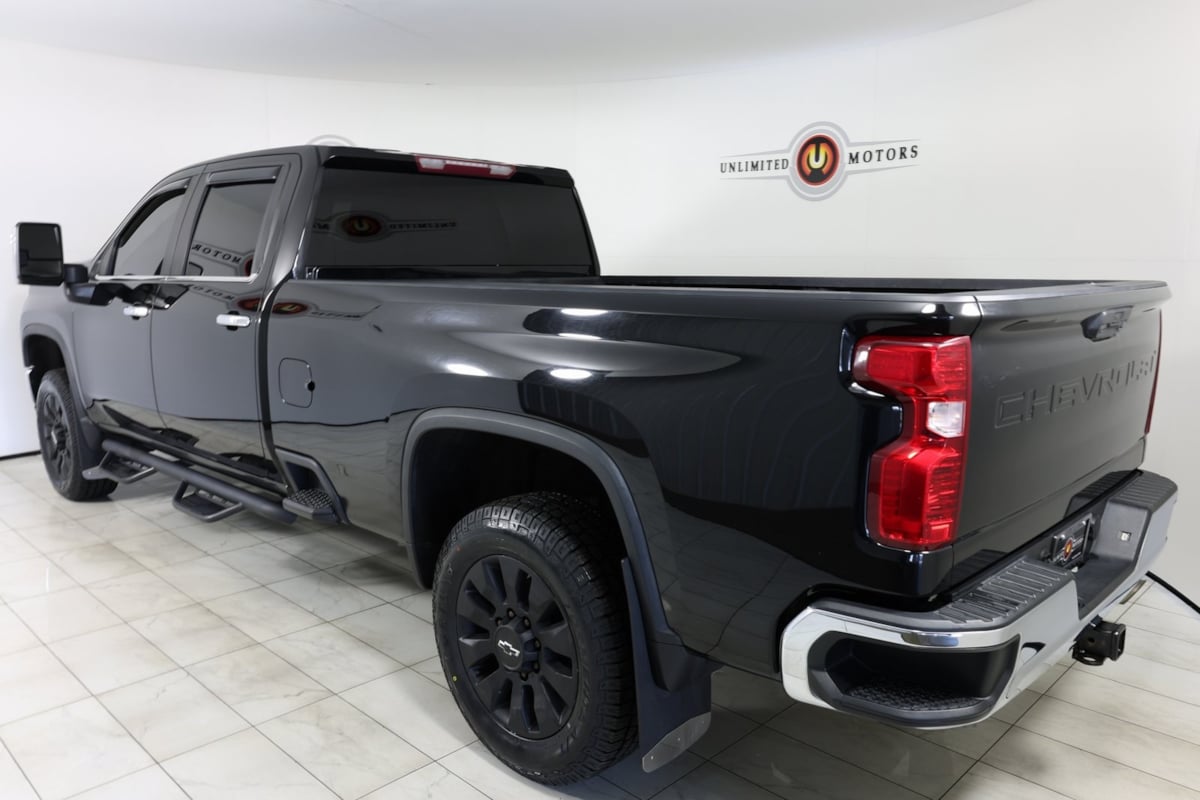 2021 Chevrolet Silverado 2500HD LT photo 3