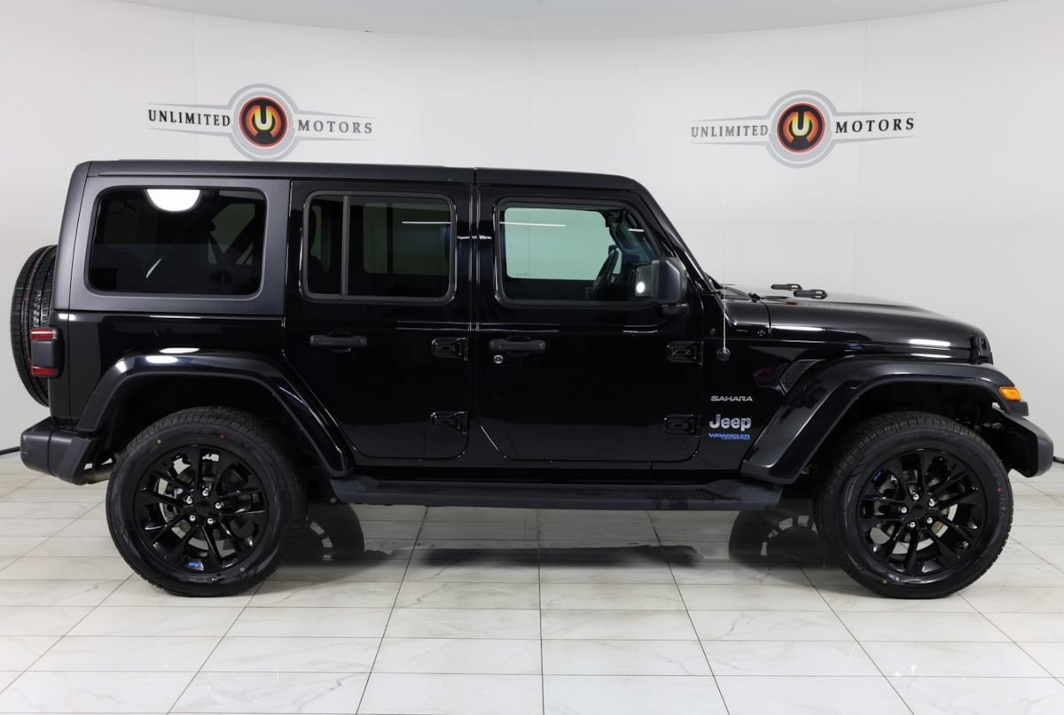 2022 Jeep Wrangler 4xe Unlimited Sahara photo 2