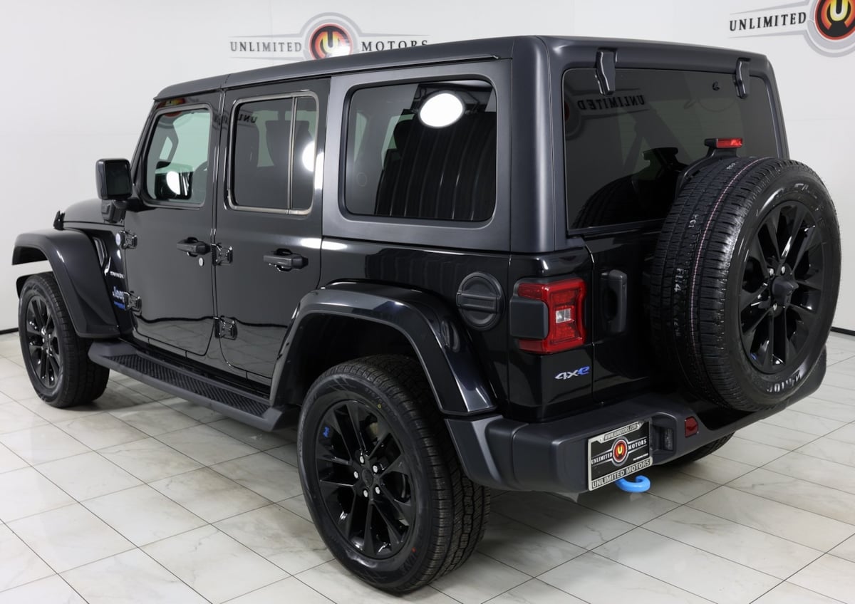 2022 Jeep Wrangler 4xe Unlimited Sahara photo 4