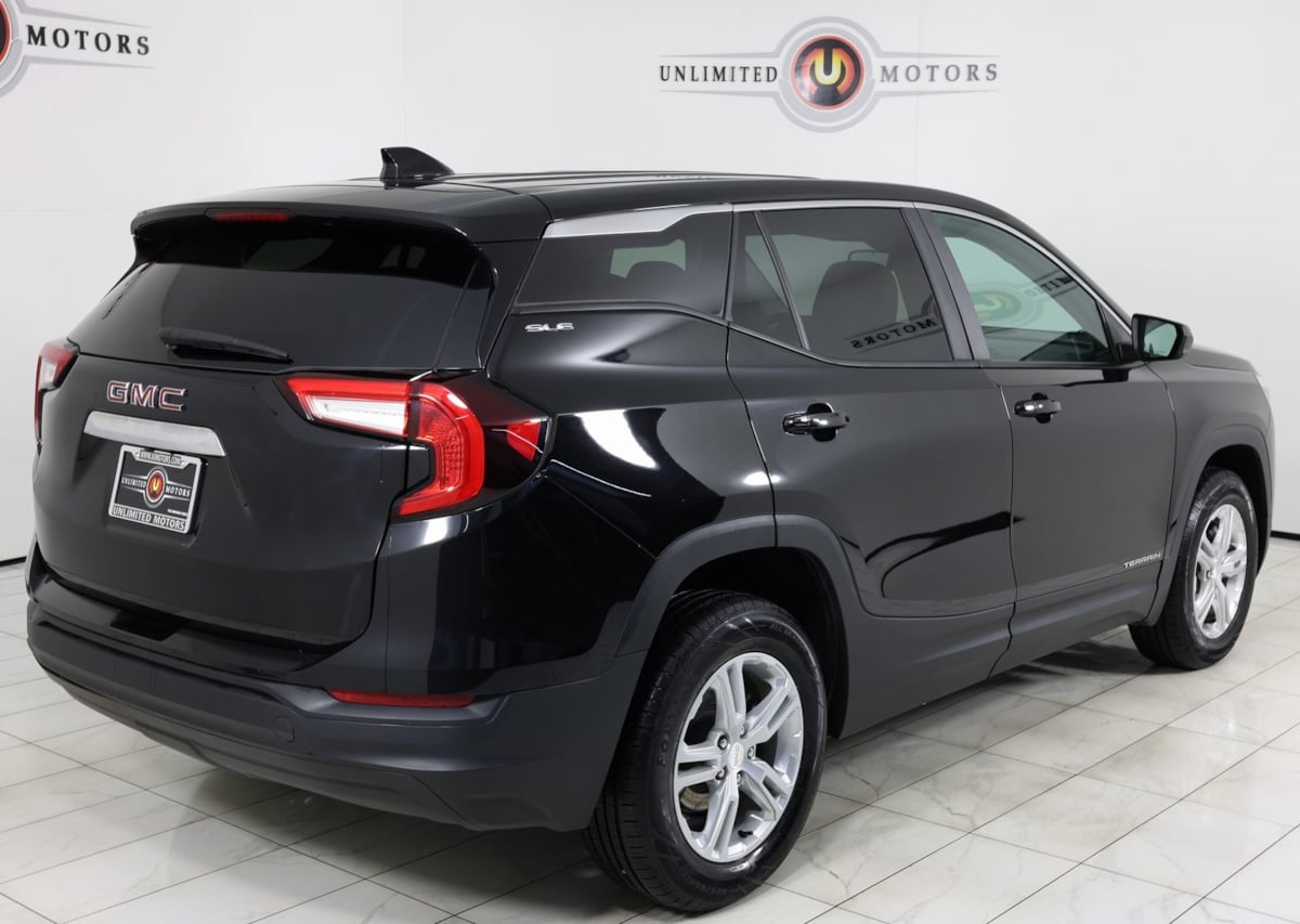 2022 Gmc Terrain SLE photo 2