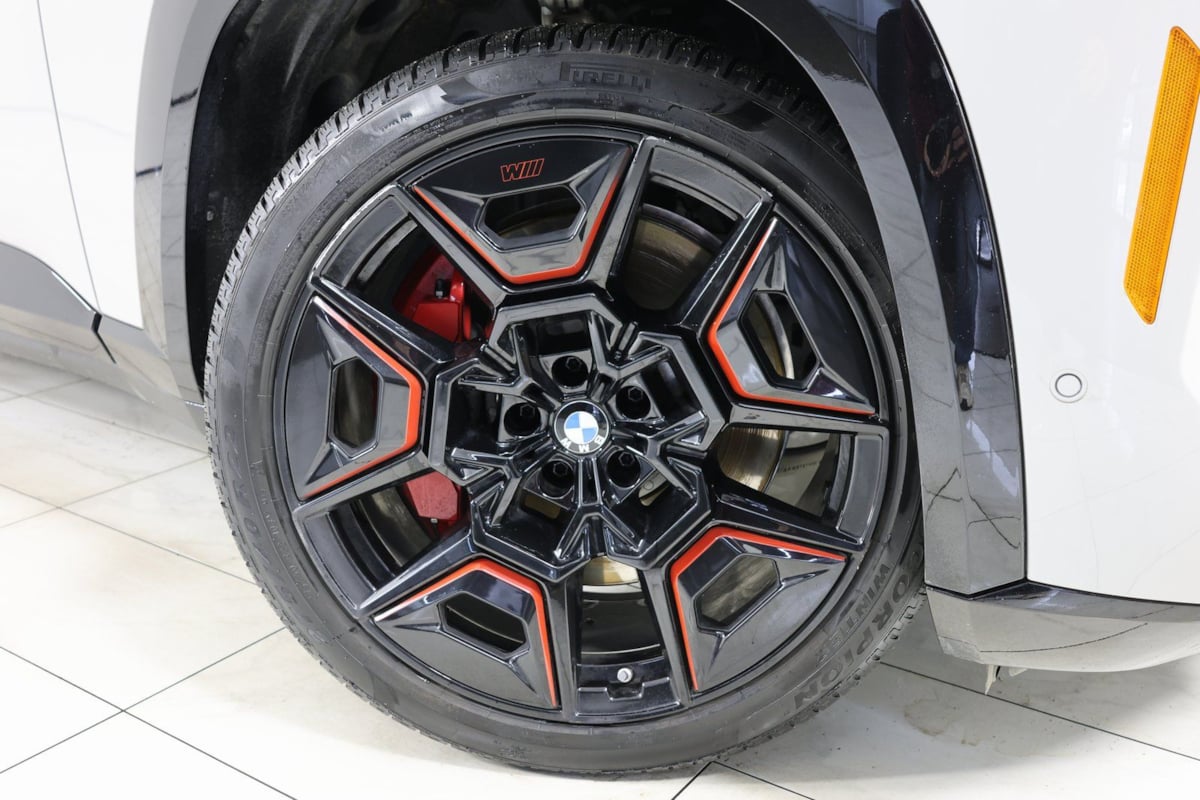 2024 BMW XM Base - Photo 13