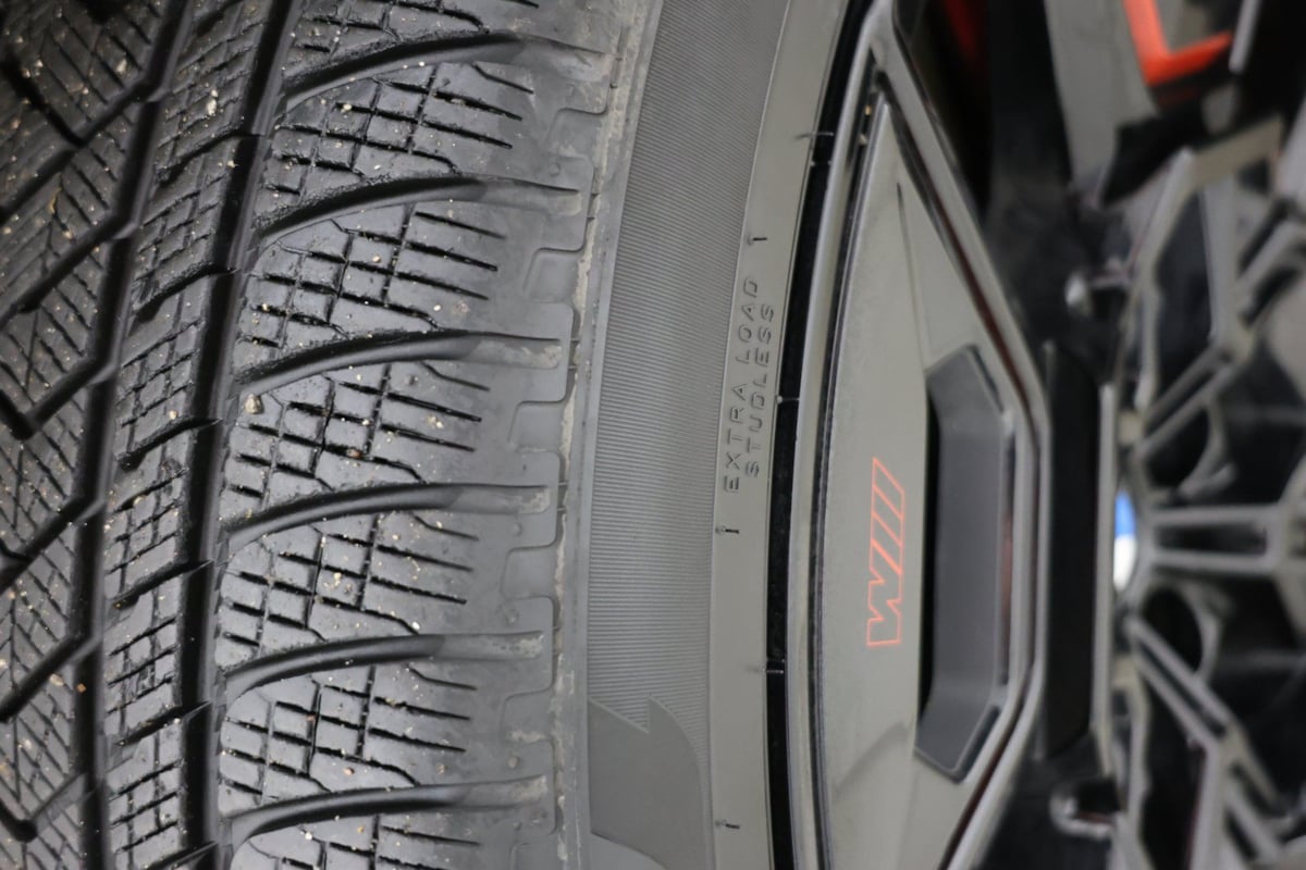 2024 BMW XM Base - Photo 14