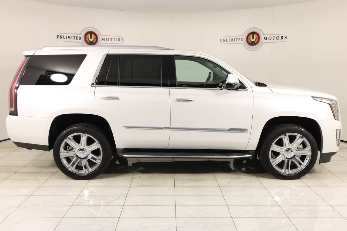 2020 Cadillac Escalade Luxury - Photo 2