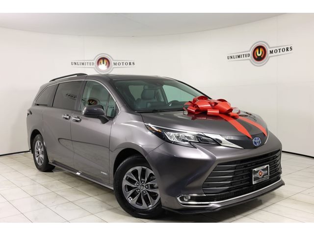 Predawn Gray Mica 2021 Toyota Sienna XLE 7-Passenger FWD Minivan Front-Wheel Drive Automatic