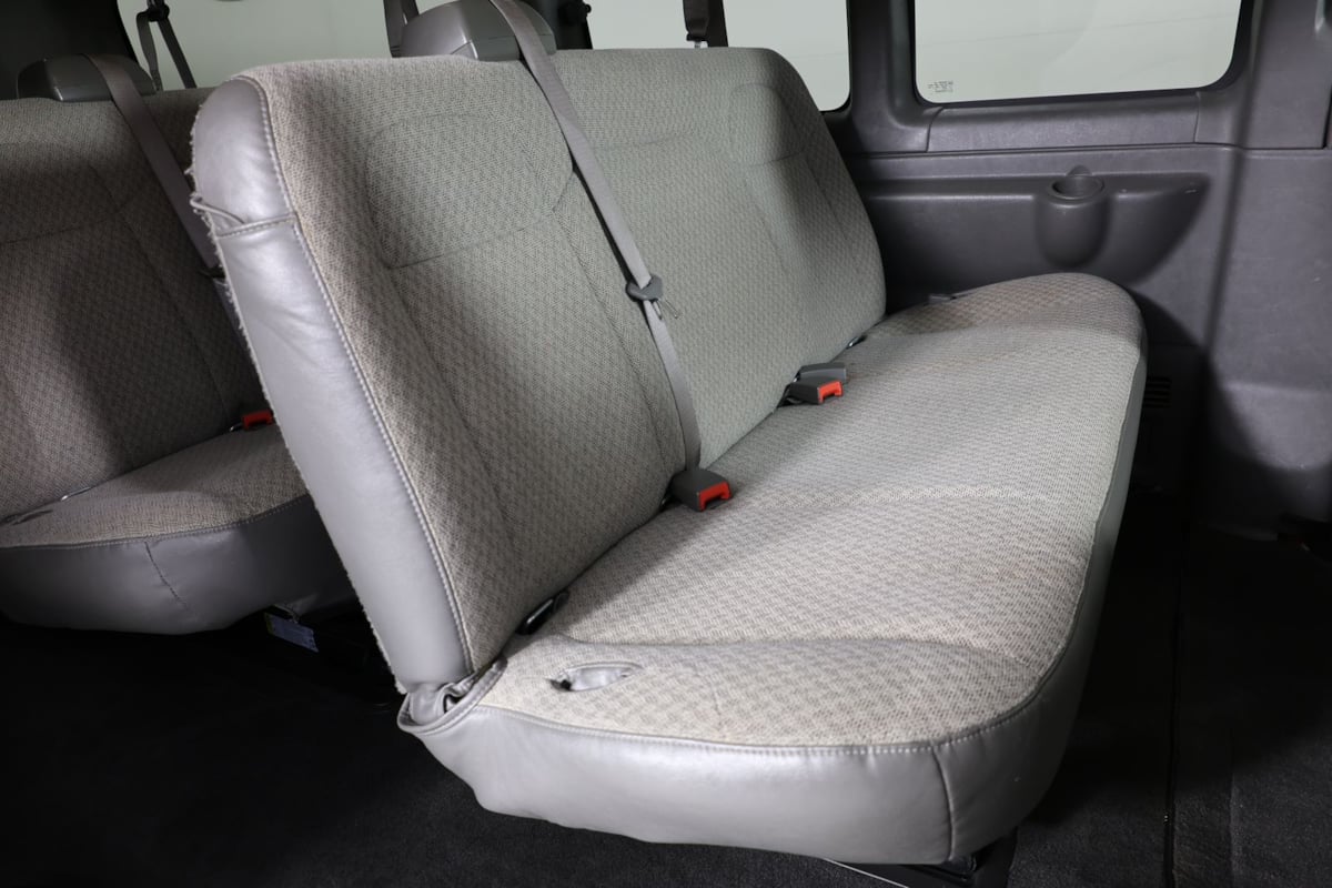 2024 Chevrolet Express Passenger LT - Photo 10