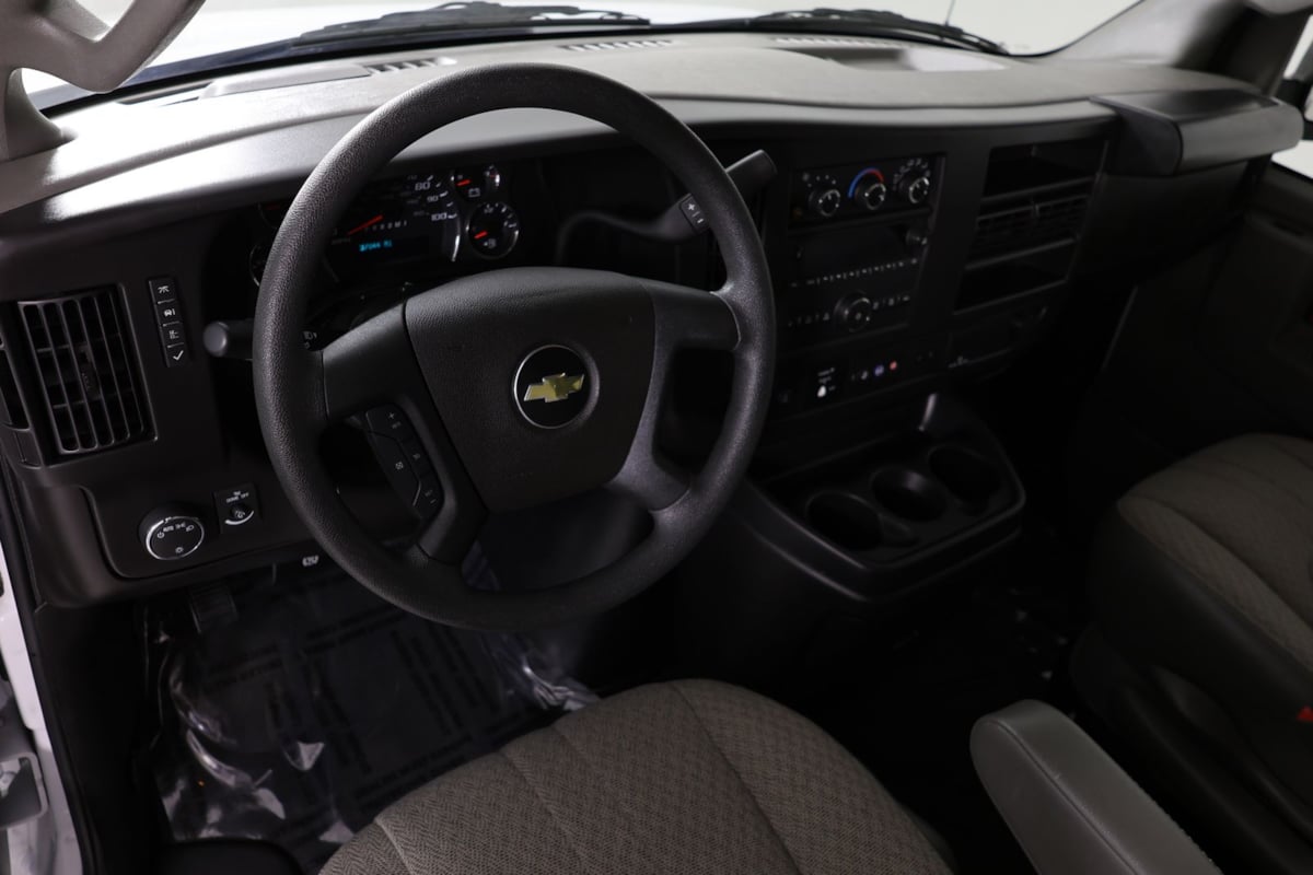 2024 Chevrolet Express Passenger LT - Photo 20