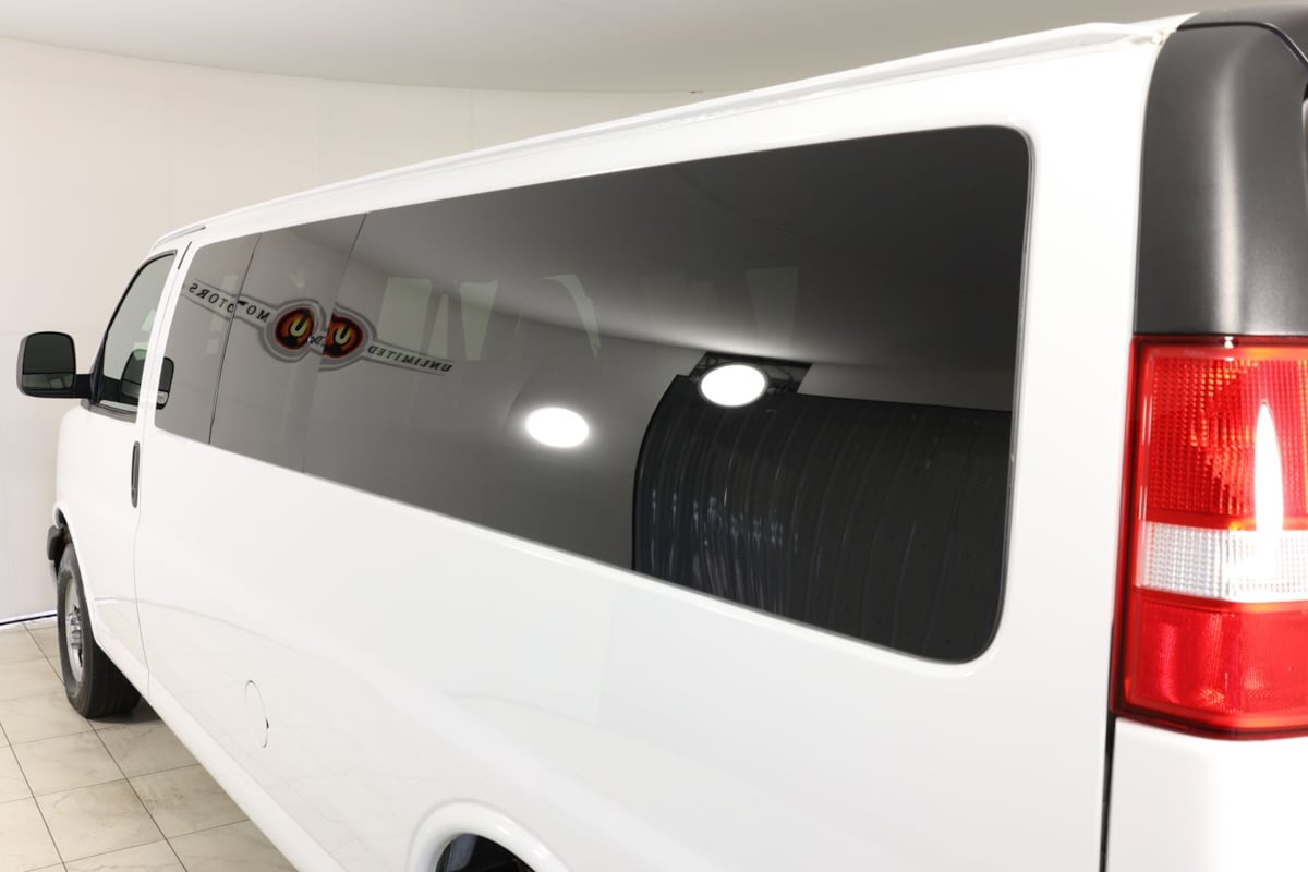 2024 Chevrolet Express Passenger LT - Photo 40