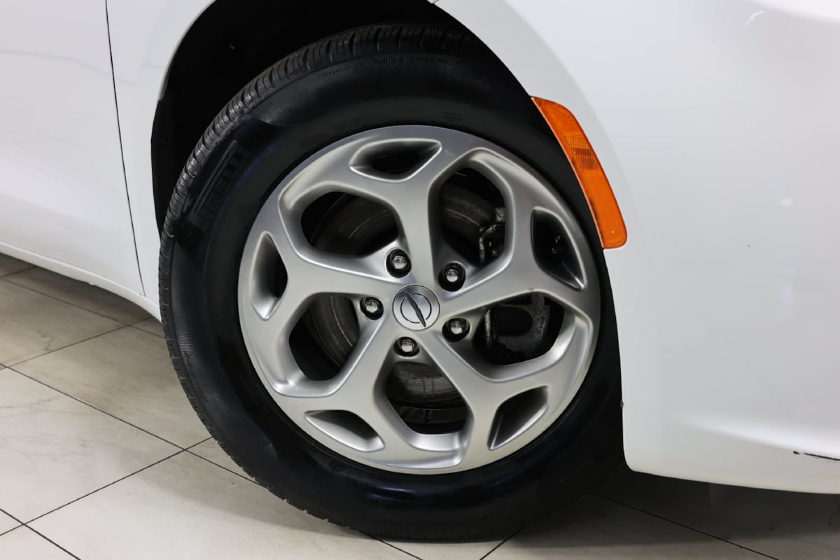 2024 Chrysler Pacifica Limited - Photo 15