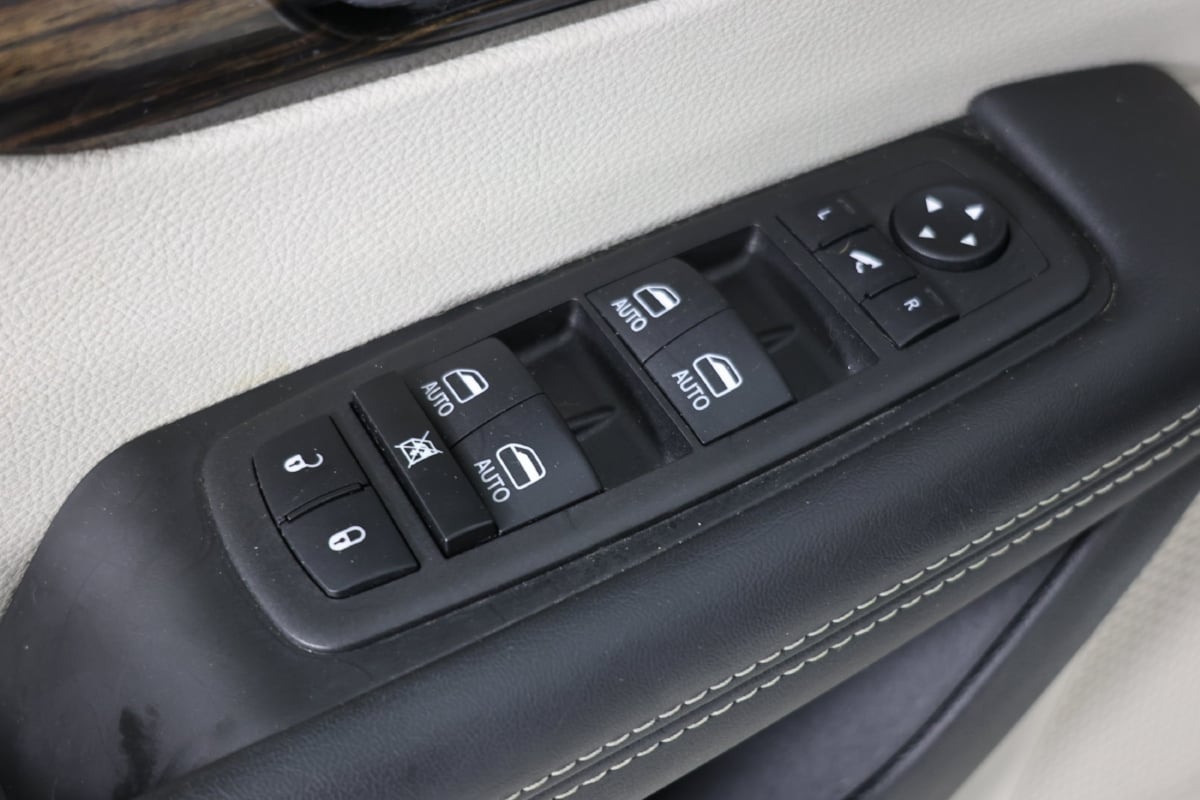 2024 Chrysler Pacifica Limited - Photo 24