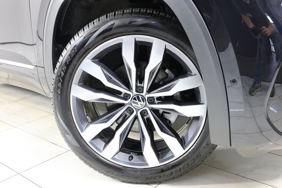 2023 Volkswagen Atlas SEL Premium R-Line - Photo 15