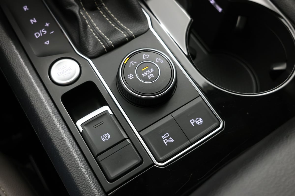 2023 Volkswagen Atlas SEL Premium R-Line - Photo 19