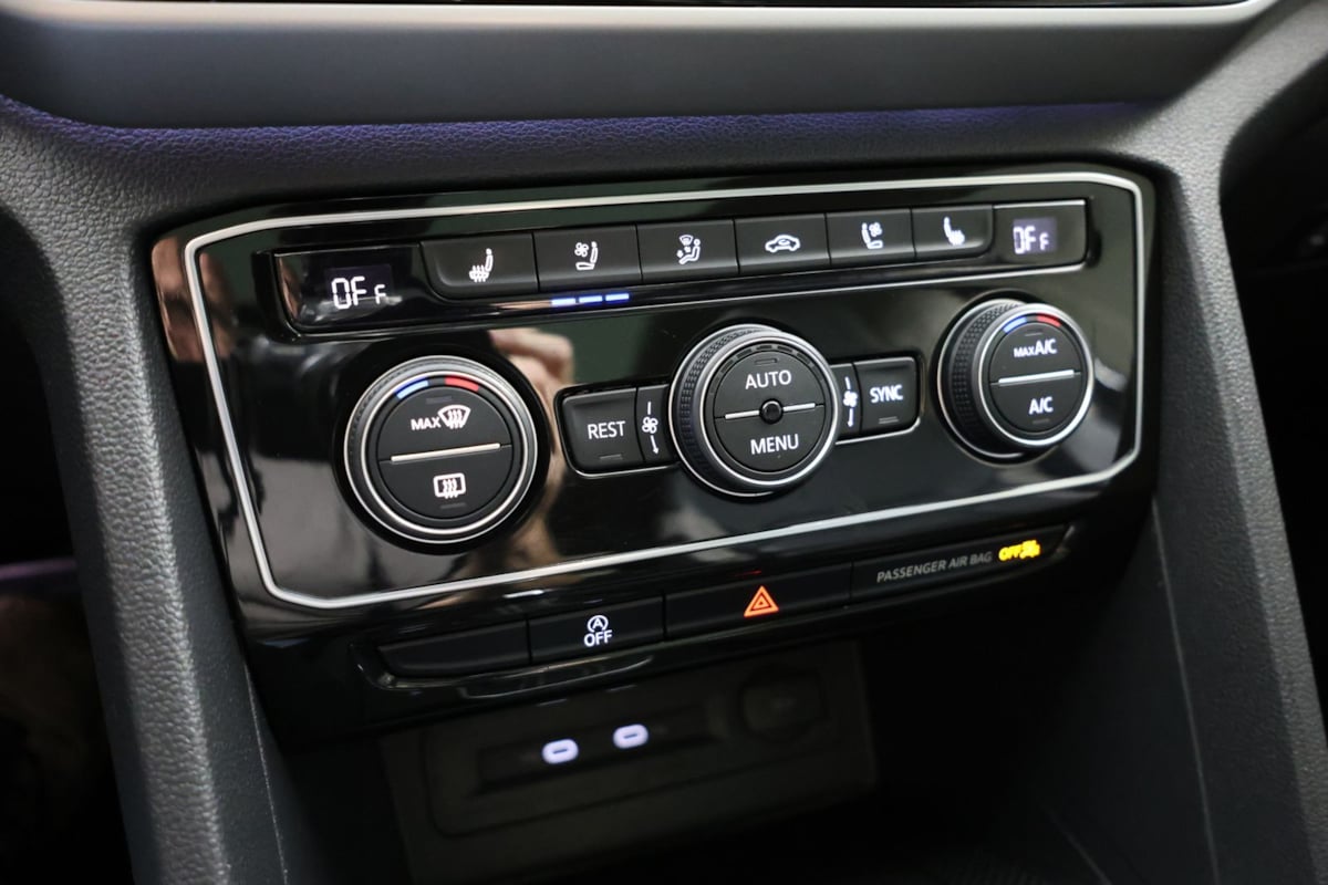2023 Volkswagen Atlas SEL Premium R-Line - Photo 33