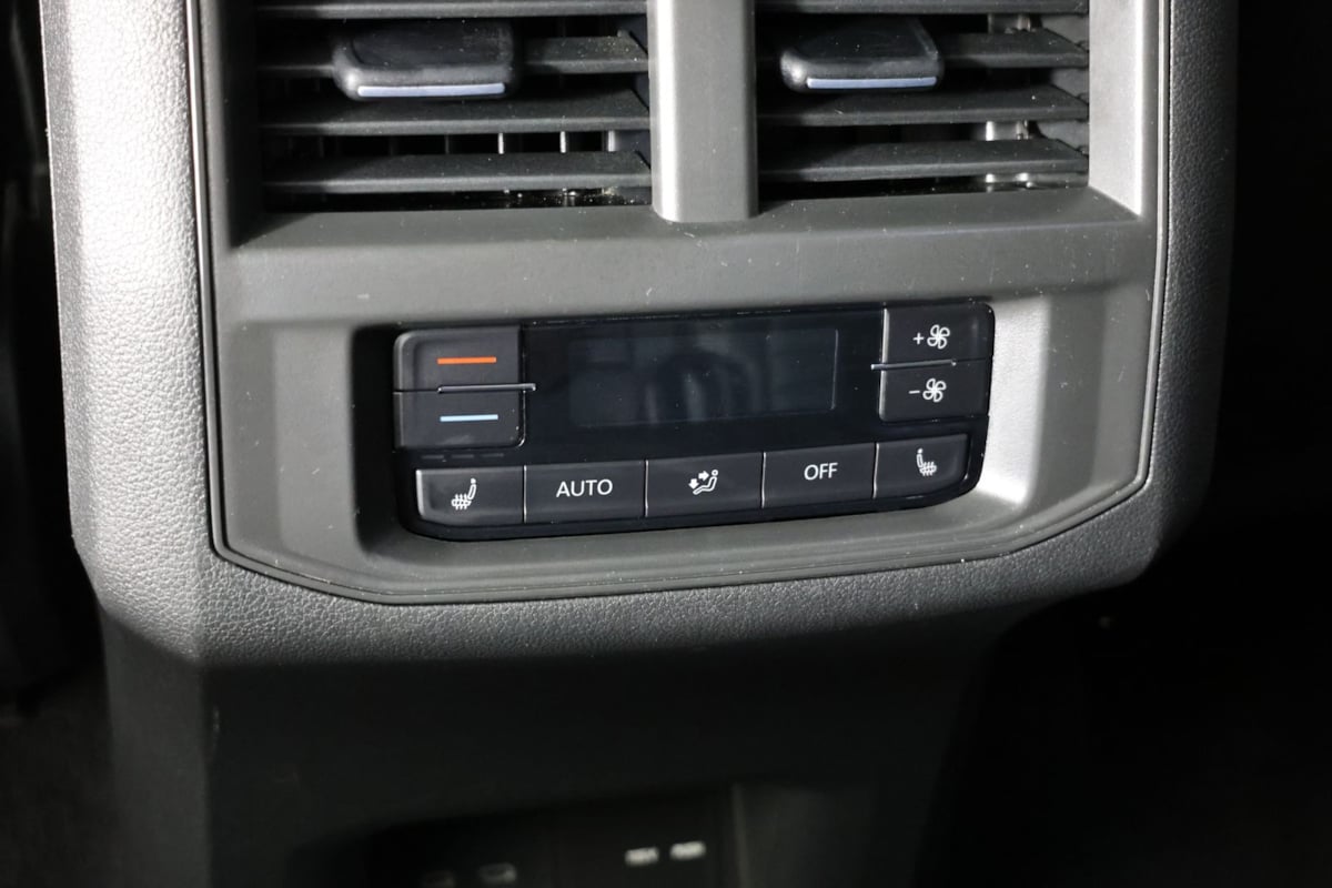 2023 Volkswagen Atlas SEL Premium R-Line - Photo 34