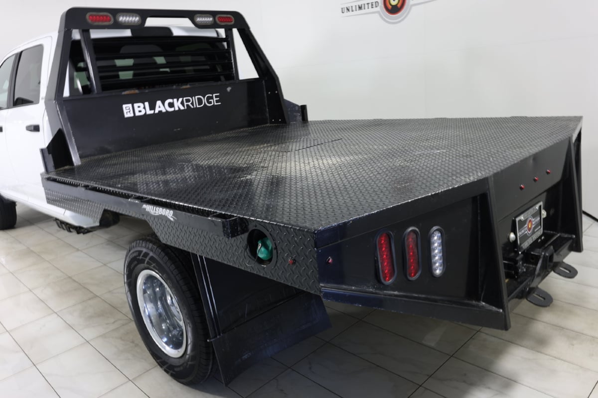 2024 RAM Ram 3500 Chassis Cab SLT - Photo 17