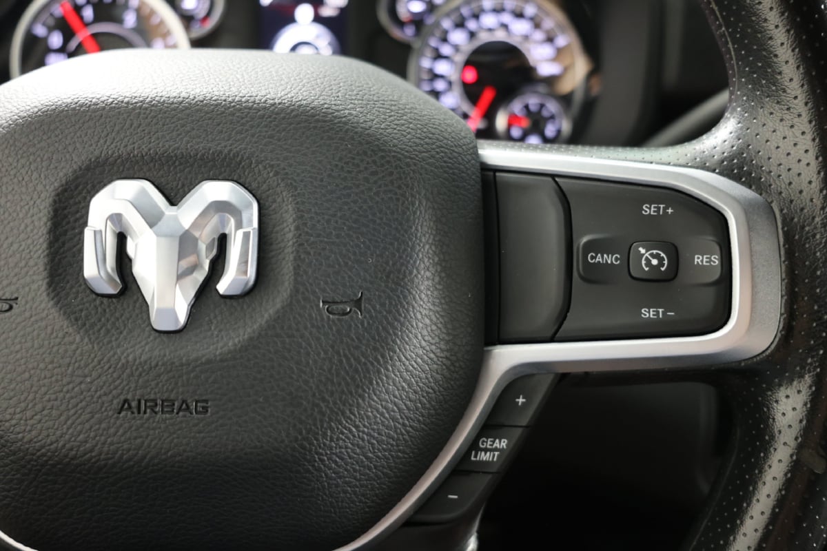2024 RAM Ram 3500 Chassis Cab SLT - Photo 25