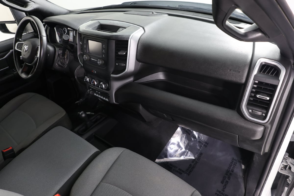 2024 RAM Ram 3500 Chassis Cab SLT - Photo 28