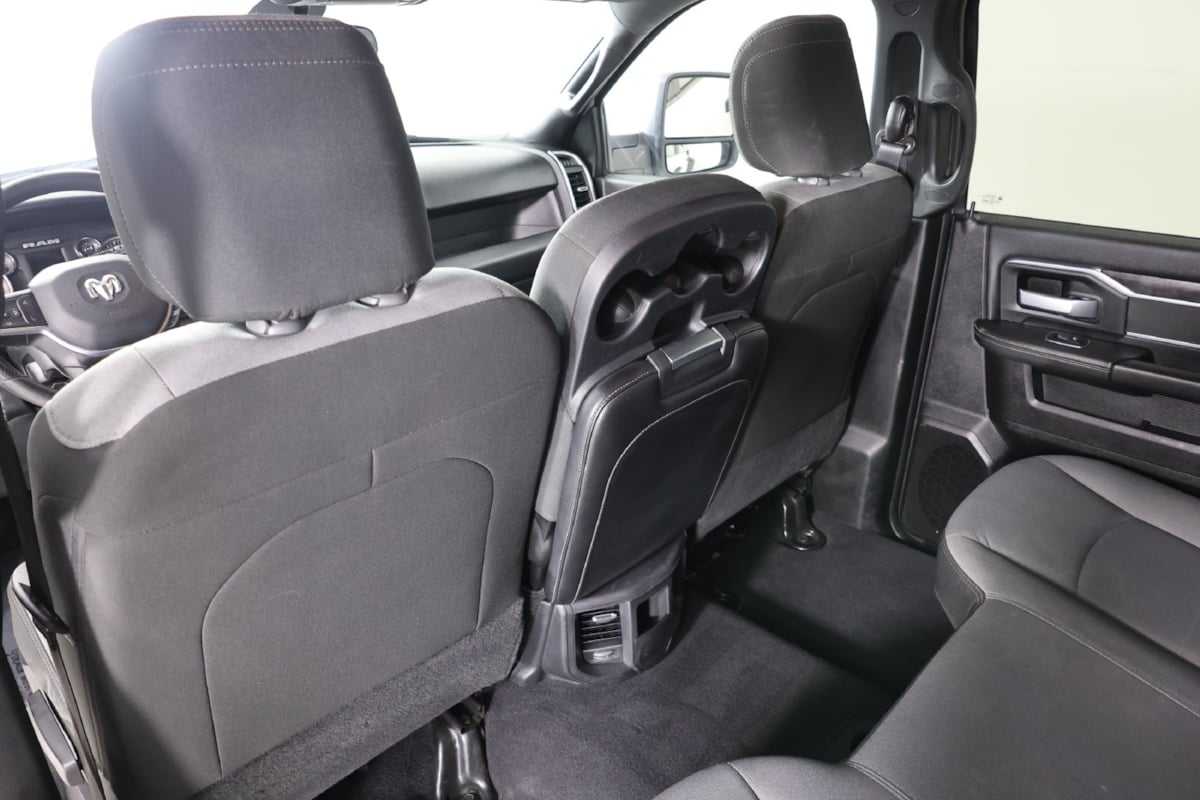 2024 RAM Ram 3500 Chassis Cab SLT - Photo 33