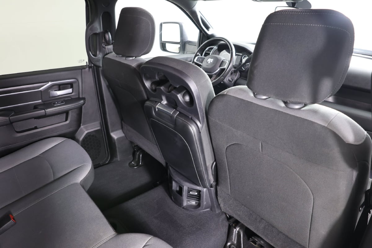 2024 RAM Ram 3500 Chassis Cab SLT - Photo 34