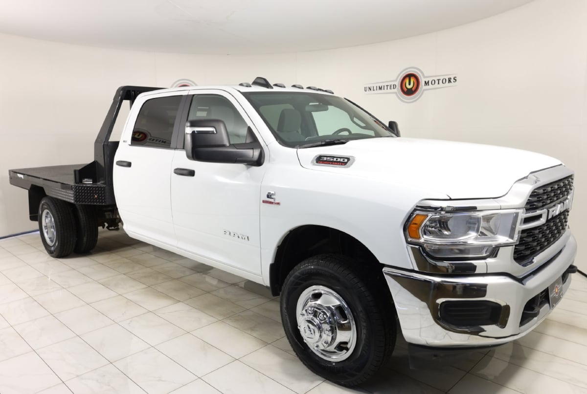 2024 RAM Ram 3500 Chassis Cab SLT - Photo 39