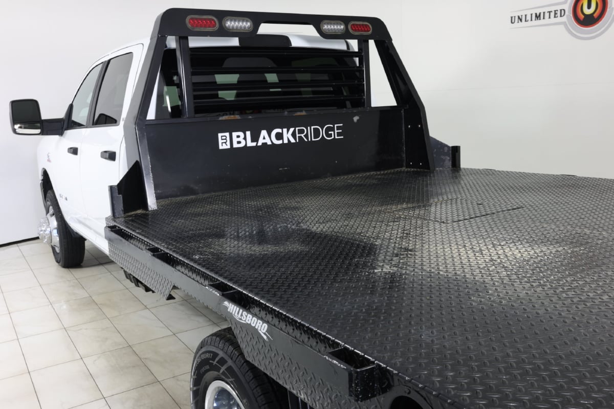 2024 RAM Ram 3500 Chassis Cab SLT - Photo 42