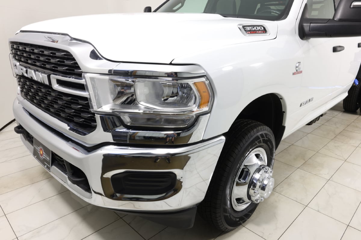 2024 RAM Ram 3500 Chassis Cab SLT - Photo 43