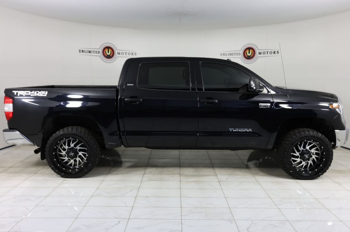 2019 Toyota Tundra SR5 - Photo 2