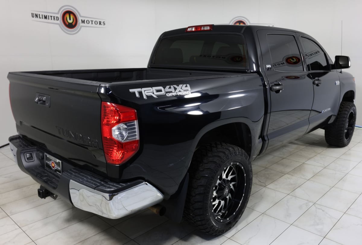 2019 Toyota Tundra SR5 - Photo 3