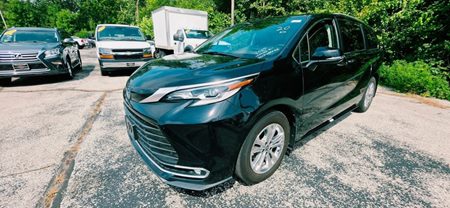2023 Toyota Sienna Platinum