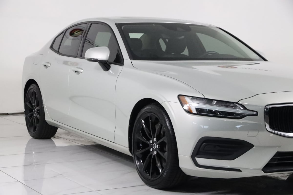 Sold 2020 Volvo S60 Momentum in Westfield