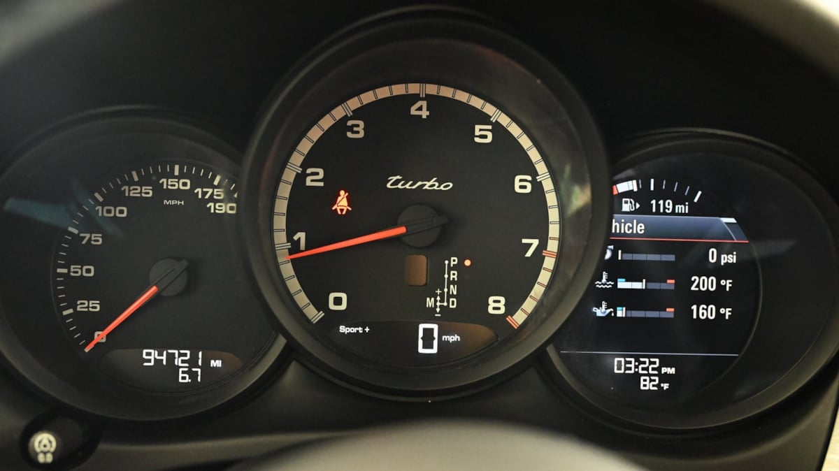 2021 Porsche Macan Turbo photo 14