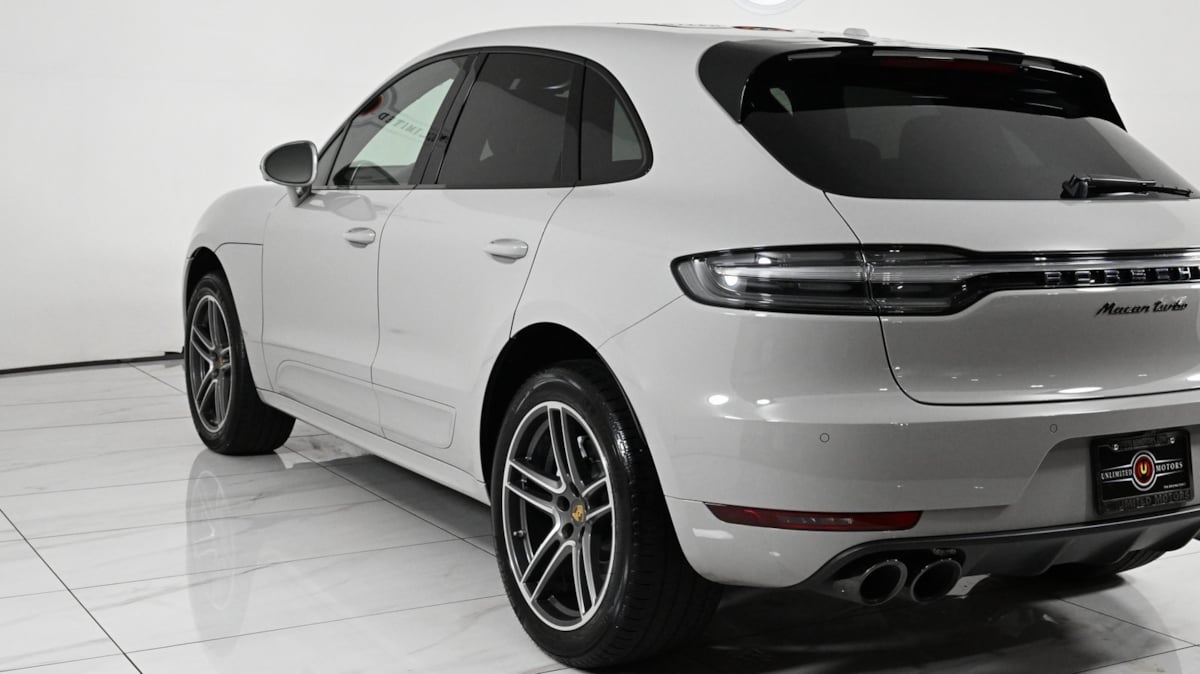 2021 Porsche Macan Turbo photo 19