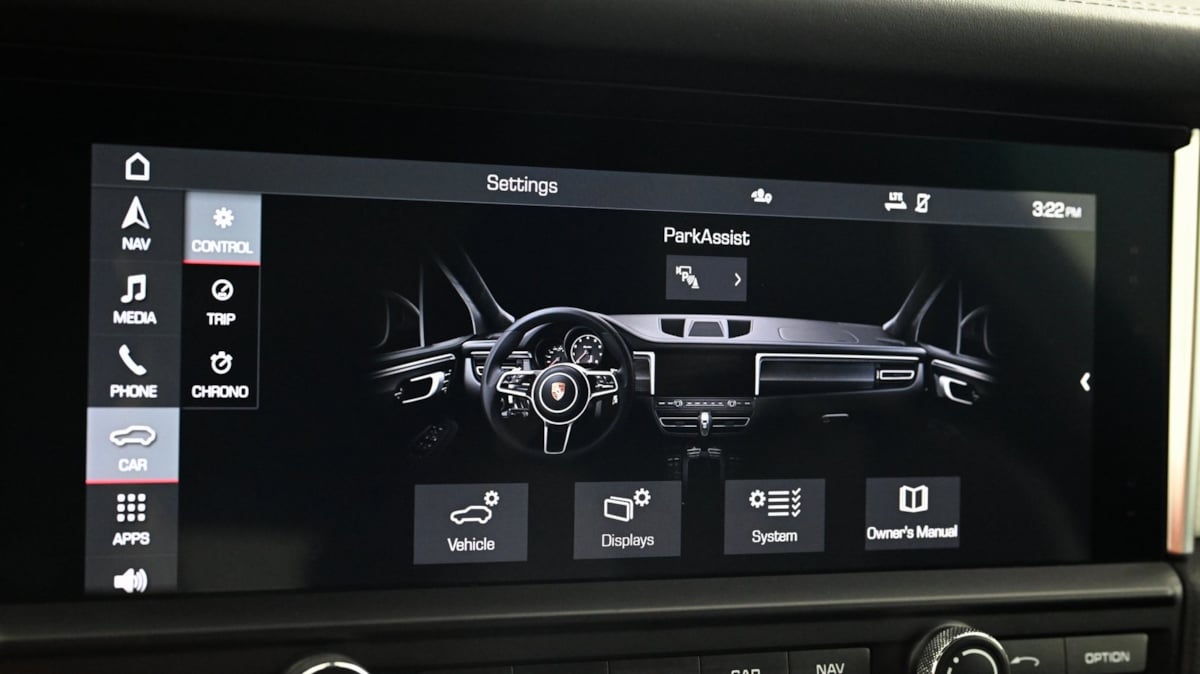 2021 Porsche Macan Turbo photo 28