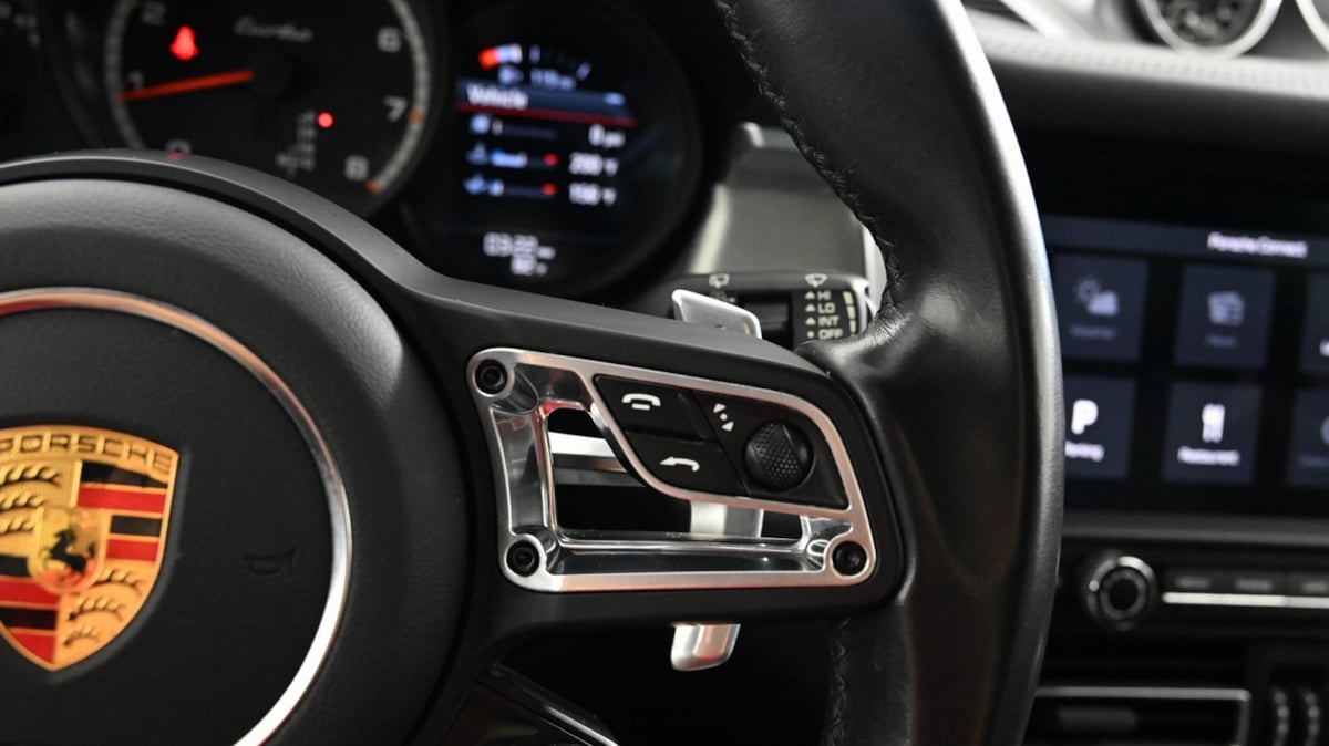 2021 Porsche Macan Turbo photo 31