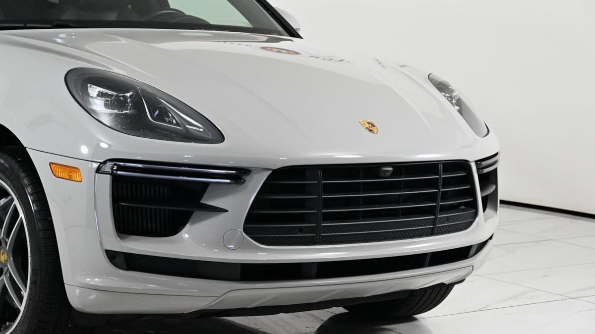 2021 Porsche Macan Turbo photo 34