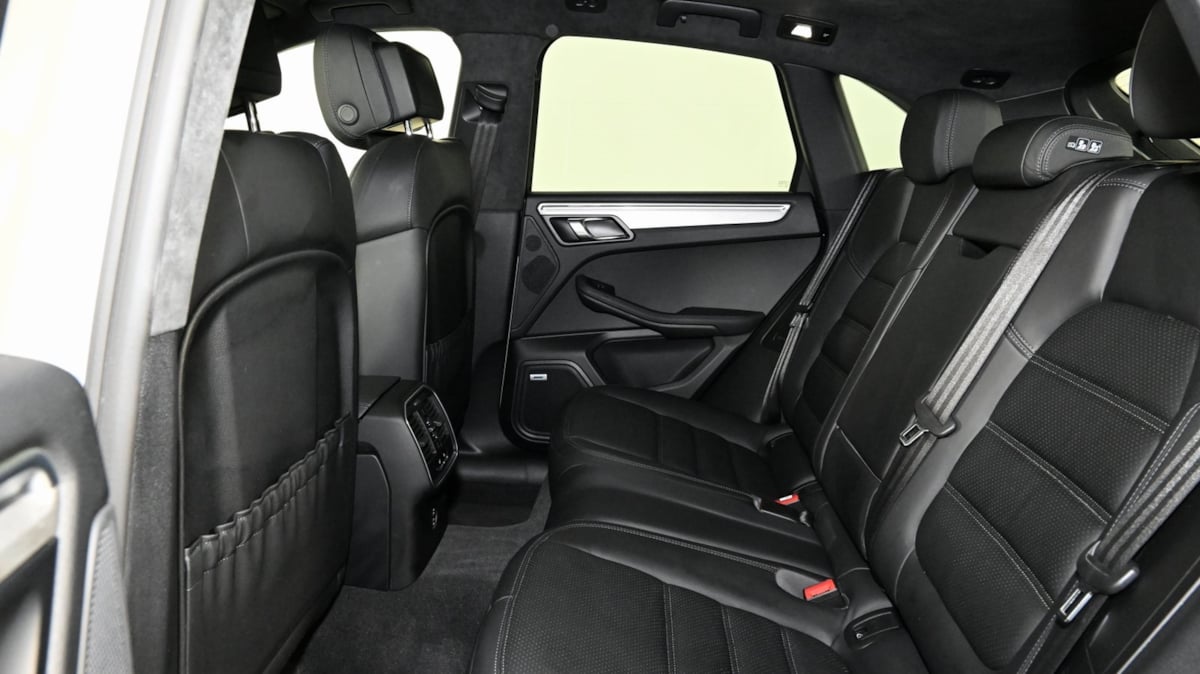 2021 Porsche Macan Turbo photo 42
