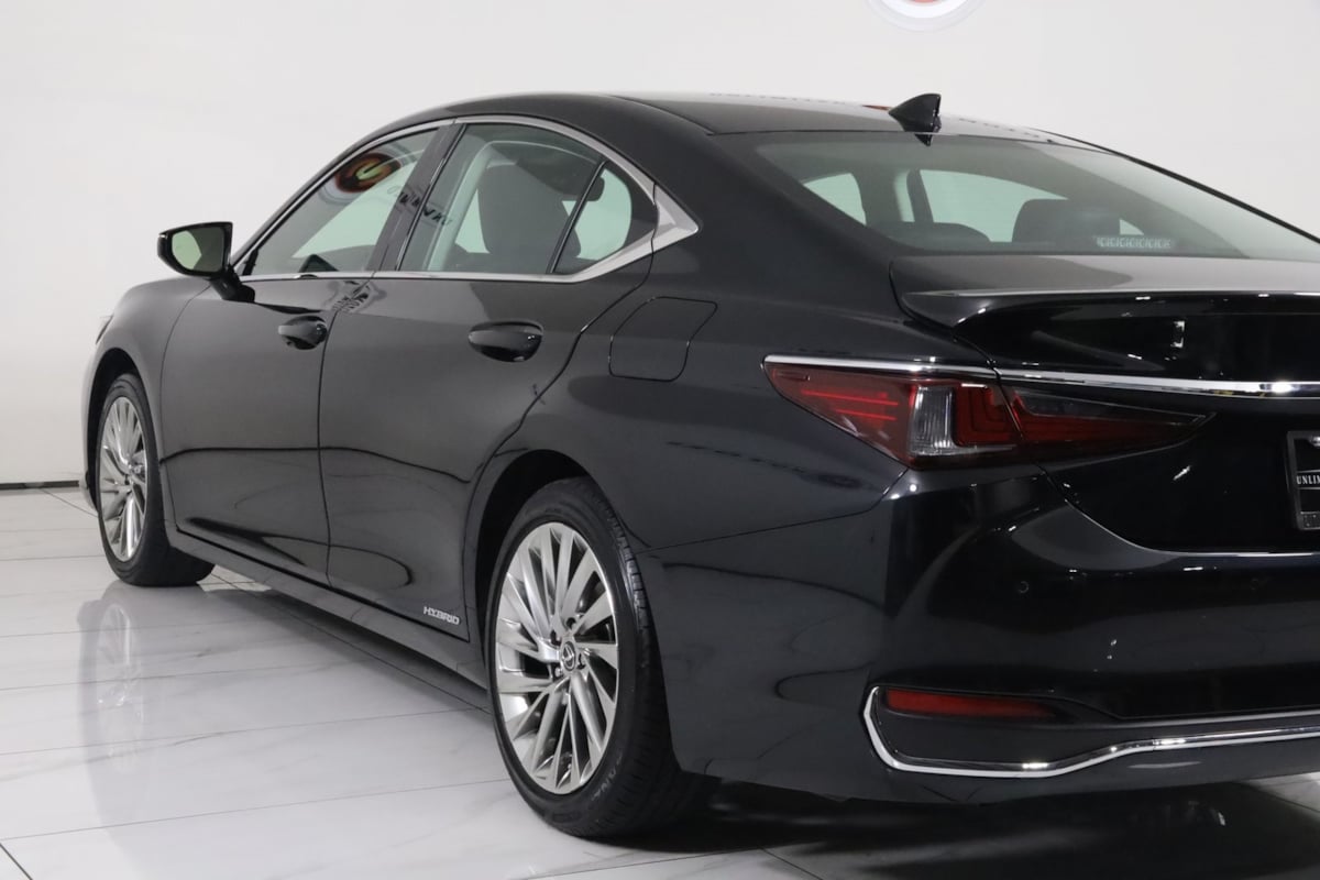 Sold 2021 Lexus ES 300h Luxury in Westfield