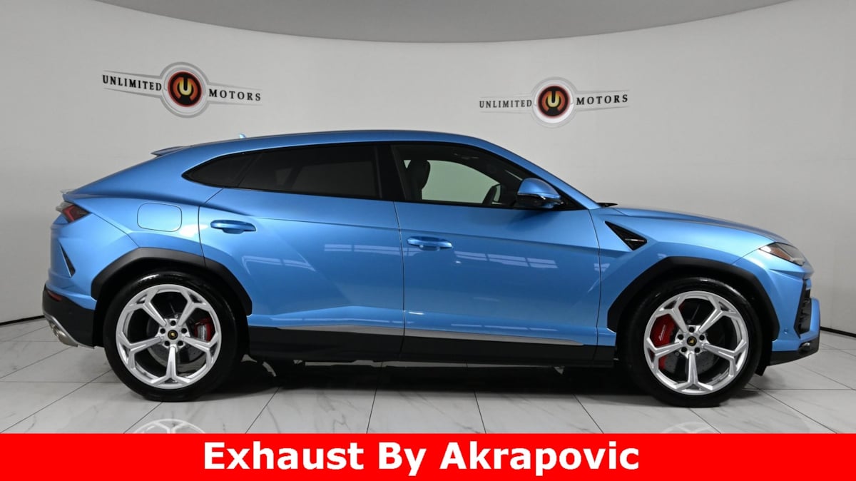 2022 Lamborghini Urus photo 2