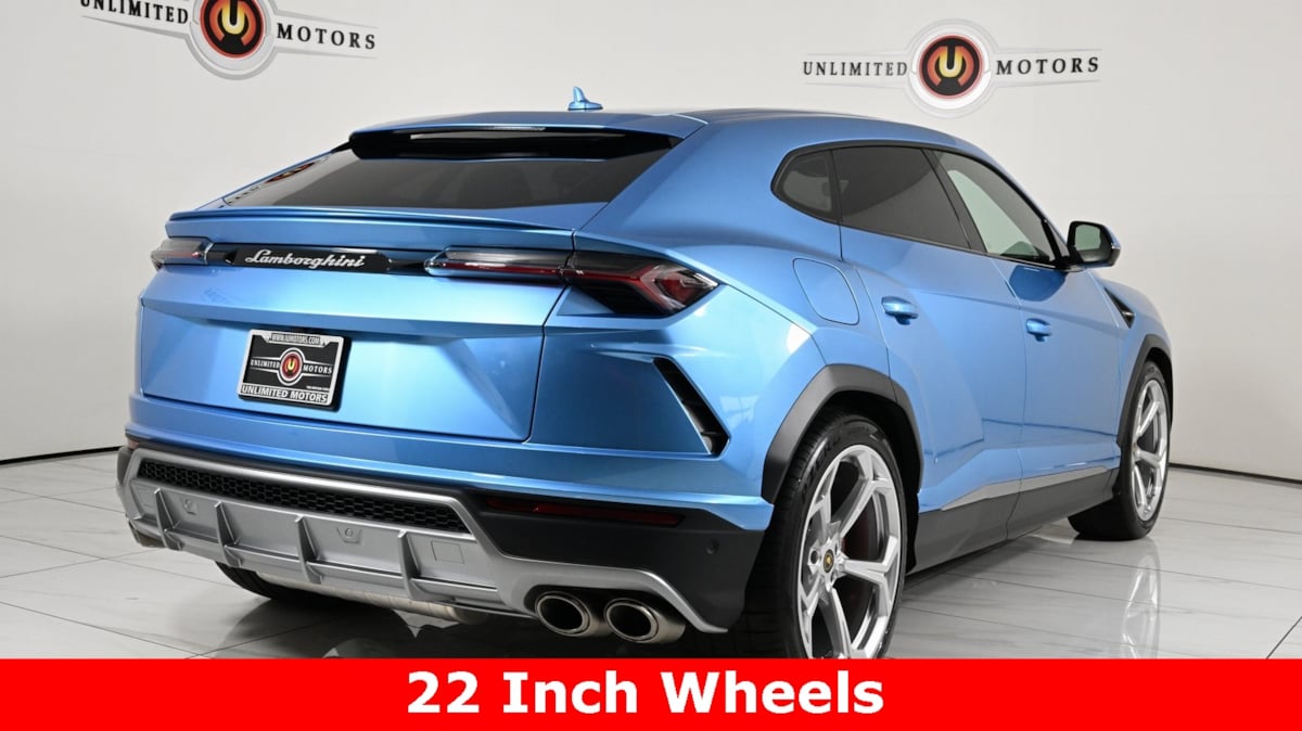 2022 Lamborghini Urus photo 3