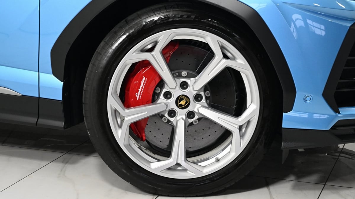 2022 Lamborghini Urus photo 14
