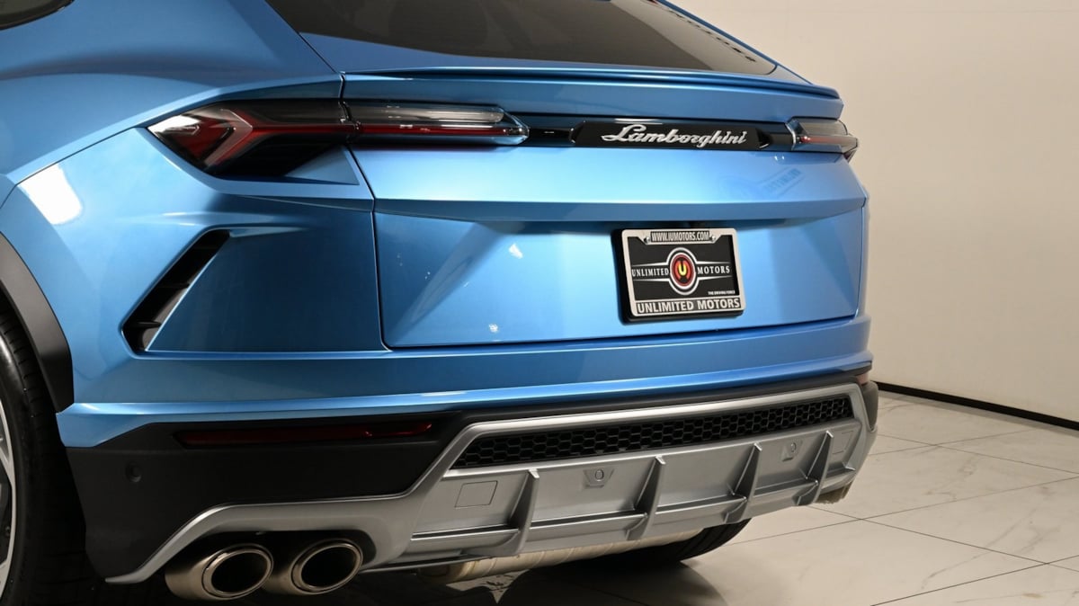 2022 Lamborghini Urus photo 21