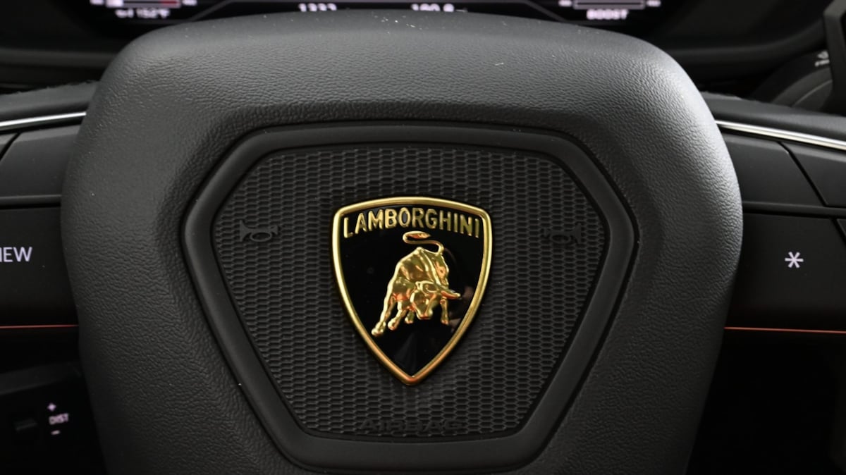 2022 Lamborghini Urus photo 35