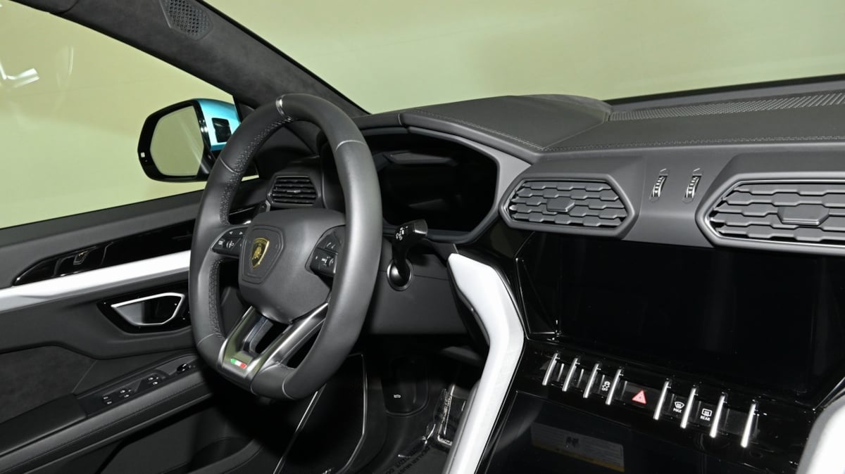 2022 Lamborghini Urus photo 41