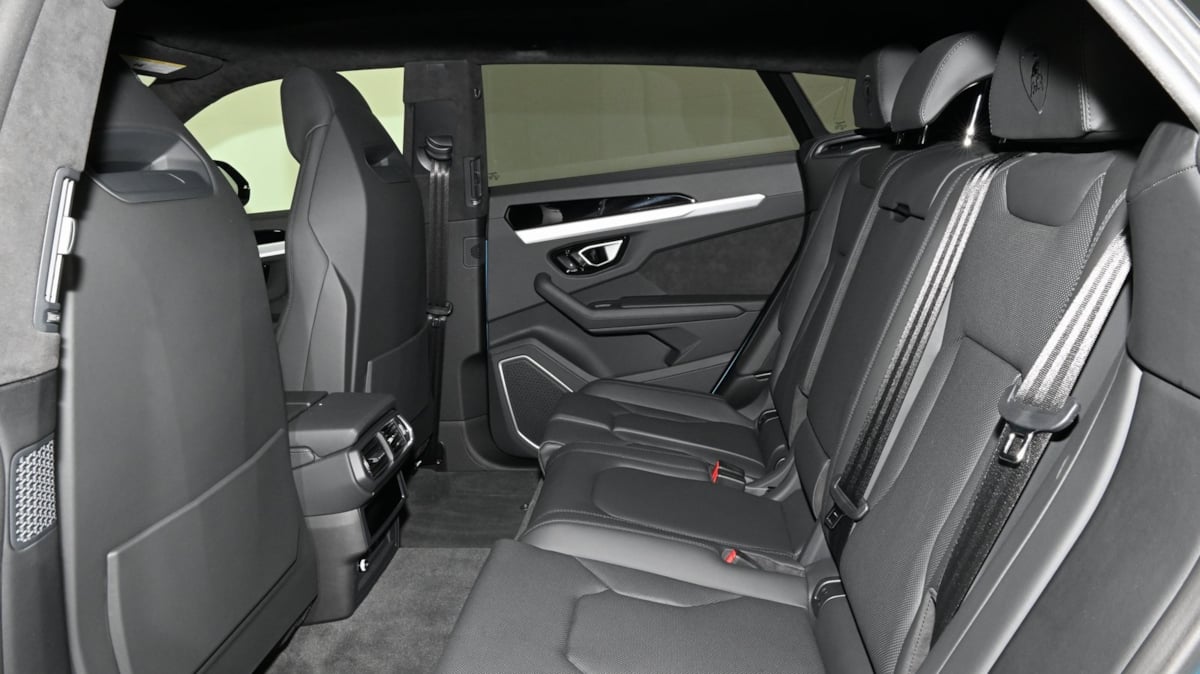 2022 Lamborghini Urus photo 47