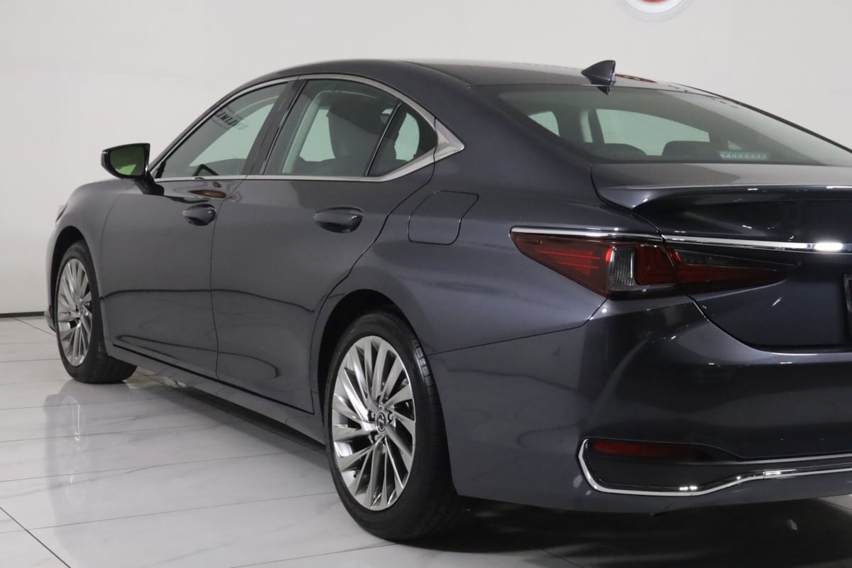 Sold 2023 Lexus ES 300h Ultra Luxury in Westfield