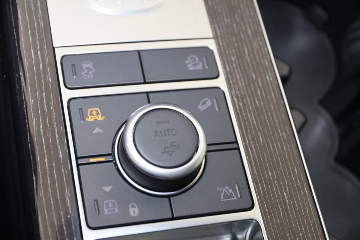 2020 Land Rover Range Rover Autobiography photo 22