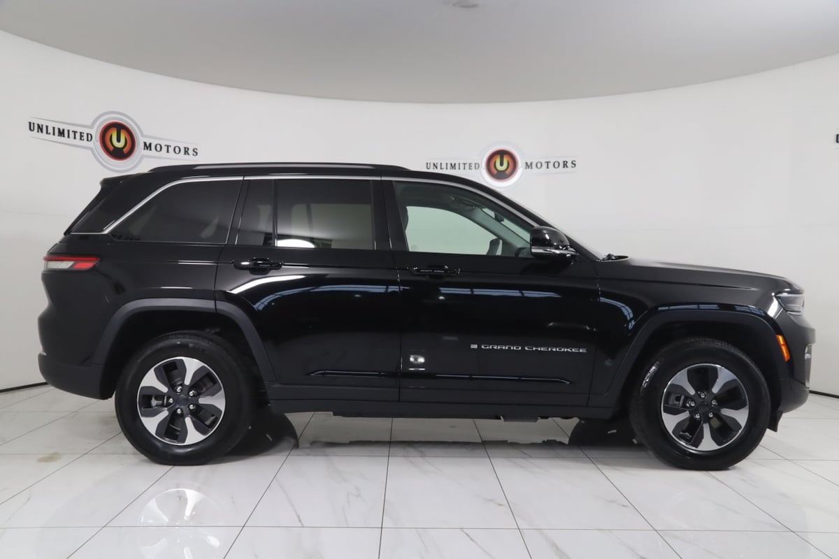 Jeep ブラック ダウンジャケット 4Xe Jeep ブラック ダウンジャケット CJ-S 4xe