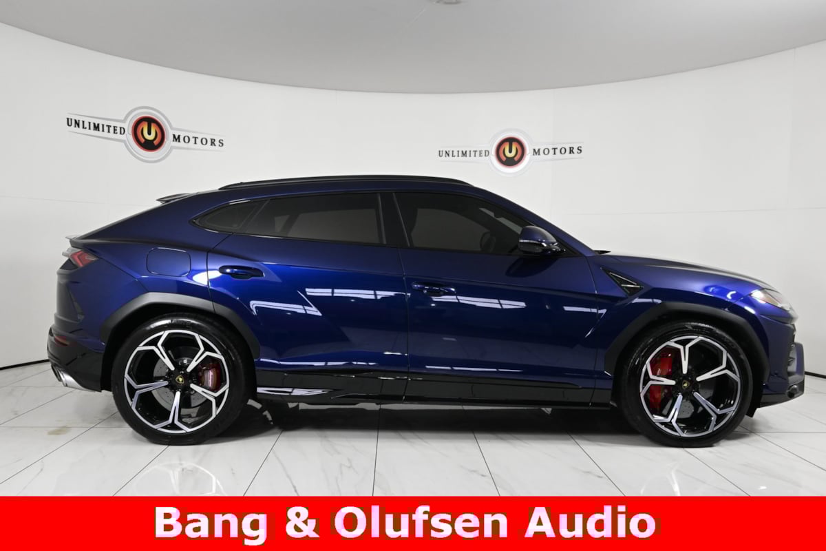 2021 Lamborghini Urus photo 2